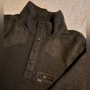 LIKE NEW: Nomad pullover